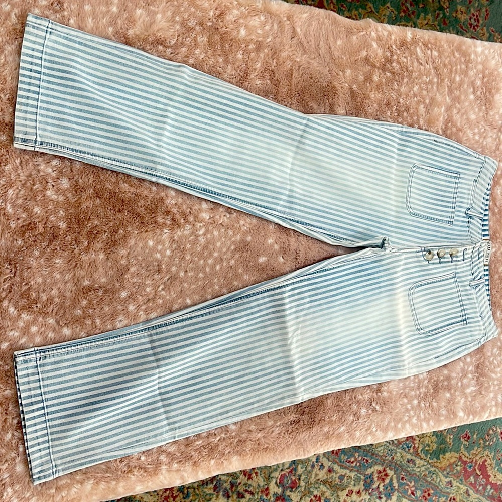 Blank Paige size medium with stretch.